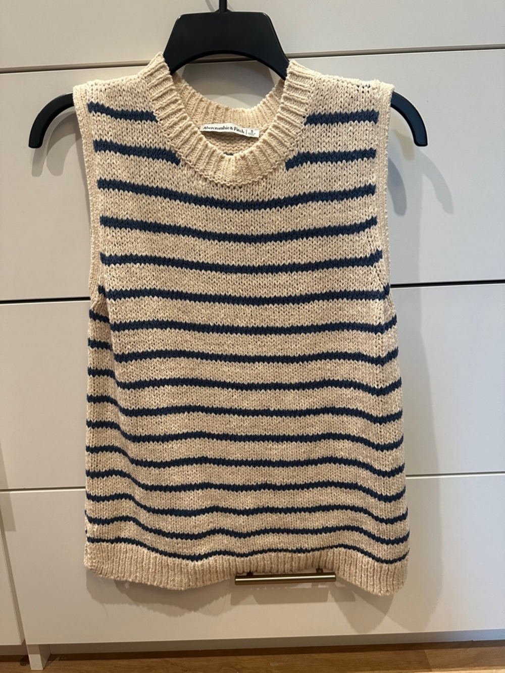 Abercrombie & Fitch Beige and Navy Striped Sleeveless Crewneck Sweater
